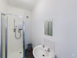 shower room 2 - click for photo gallery